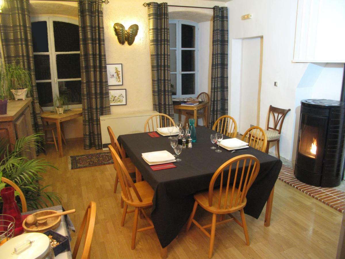 Chateau De Montfroc Bed & Breakfast ภายนอก รูปภาพ