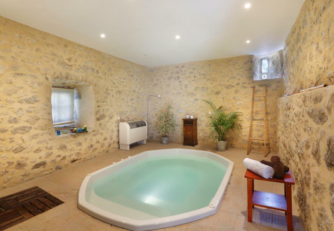 Chateau De Montfroc Bed & Breakfast ภายนอก รูปภาพ